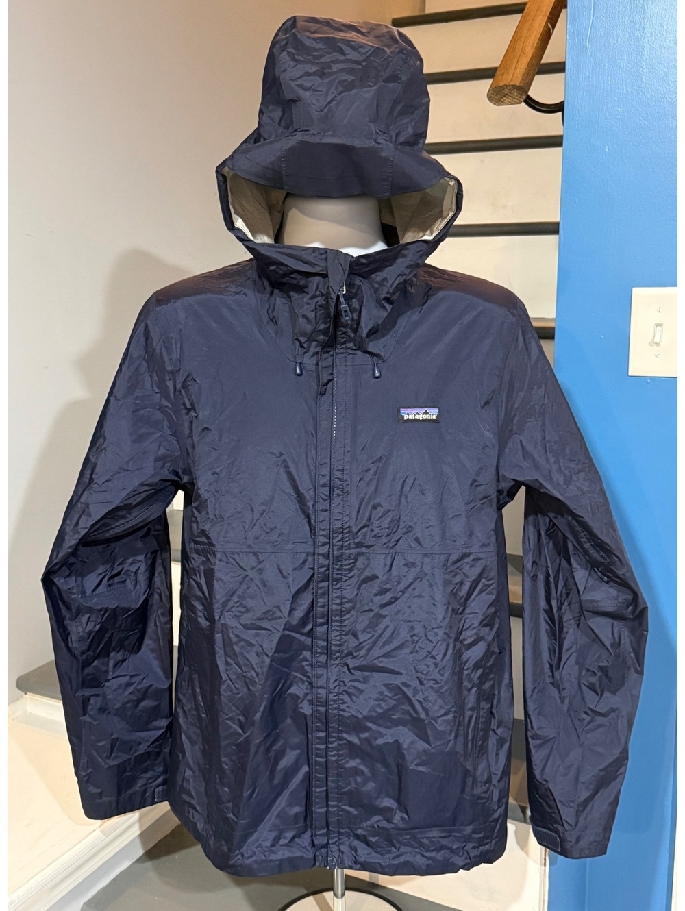 Patagonia Men’s Size Large Torrentshell H2NO Navy Blue Lightweight Rain Jacket!